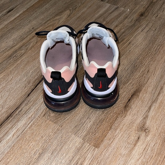 Wmns Nike Air Max 270 React Black White Bleached Coral - Picture 4 of 8